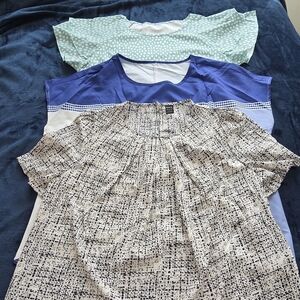 Women's Black and White Patterned Top